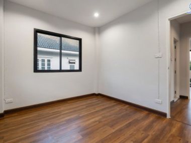 บ้านเดี่ยว ม.มณีรินทร์ รัตนาธิเบศร์-ท่าอิฐ ใกล้ทางด่วน งามวงศ์วาน และ เพียง 10 นาที ถึงรถไฟฟ้า สถานีบางรักน้อยท่าอิฐ