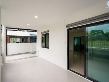 (**Sold out**) บ้านแฝด ซอยนวนิช ปากเกร็ด บนทำเลเมือง ใกล้เซ็นทรัลแจ้งวัฒนะ จุดขึ้นทางด่วนแจ้งวัฒนะ และ รถไฟฟ้าสายสีชมพู สถานีเลี่ยงเมืองปากเกร็ด