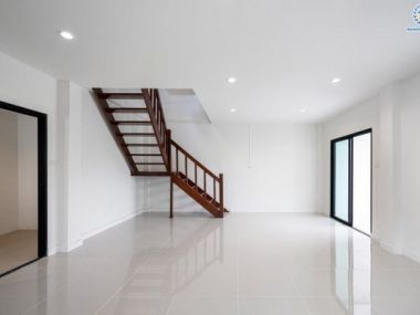 (**Sold out**) บ้านแฝด ซอยนวนิช ปากเกร็ด บนทำเลเมือง ใกล้เซ็นทรัลแจ้งวัฒนะ จุดขึ้นทางด่วนแจ้งวัฒนะ และ รถไฟฟ้าสายสีชมพู สถานีเลี่ยงเมืองปากเกร็ด