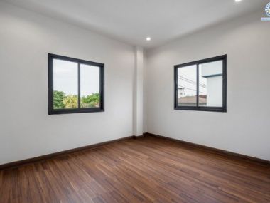 (**Sold out**) บ้านแฝด ซอยนวนิช ปากเกร็ด บนทำเลเมือง ใกล้เซ็นทรัลแจ้งวัฒนะ จุดขึ้นทางด่วนแจ้งวัฒนะ และ รถไฟฟ้าสายสีชมพู สถานีเลี่ยงเมืองปากเกร็ด