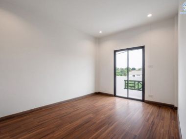 (**Sold out**) บ้านแฝด ซอยนวนิช ปากเกร็ด บนทำเลเมือง ใกล้เซ็นทรัลแจ้งวัฒนะ จุดขึ้นทางด่วนแจ้งวัฒนะ และ รถไฟฟ้าสายสีชมพู สถานีเลี่ยงเมืองปากเกร็ด