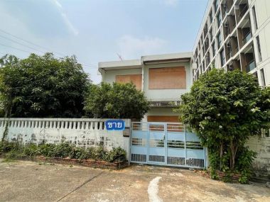Sale! 2 storey detached house, garden area and car park, near MRT Chaeng Watthana 14 station (Pink line), Government Complex Chaeng Watthana