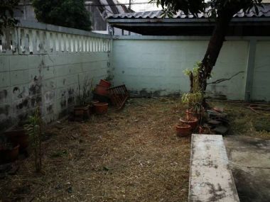 Sale! 2 storey detached house, garden area and car park, near MRT Chaeng Watthana 14 station (Pink line), Government Complex Chaeng Watthana