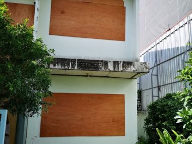 Sale! 2 storey detached house, garden area and car park, near MRT Chaeng Watthana 14 station (Pink line), Government Complex Chaeng Watthana