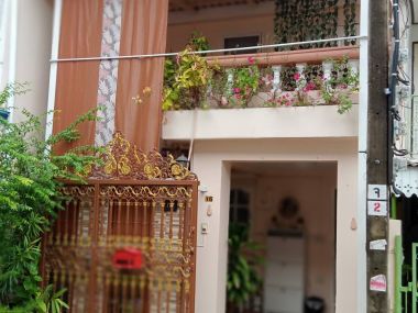 For sale Town House Chokchai 4 Soi.41 at 2,990,000 THB Transfer 50/50 (Tel.097-691-4181)