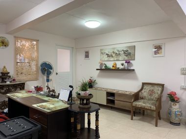 For sale Town House Chokchai 4 Soi.41 at 2,990,000 THB Transfer 50/50 (Tel.097-691-4181)