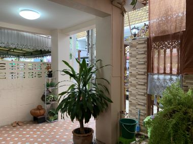 For sale Town House Chokchai 4 Soi.41 at 2,990,000 THB Transfer 50/50 (Tel.097-691-4181)