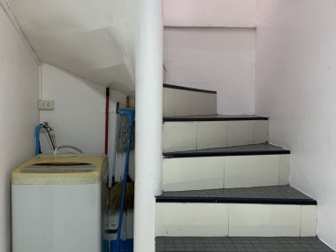 For sale Town House Chokchai 4 Soi.41 at 2,990,000 THB Transfer 50/50 (Tel.097-691-4181)