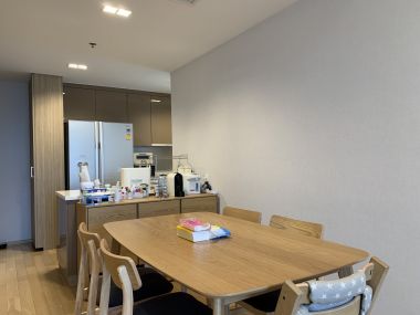 For sale! ! at Siri at Sukhumvit 16, 250, 000THB (Transfer 50/50) 2 Bedroom 2 Bathroom Fully furnished
