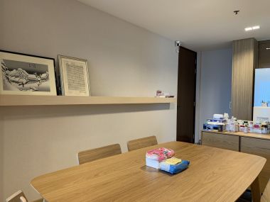 For sale! ! at Siri at Sukhumvit 16, 250, 000THB (Transfer 50/50) 2 Bedroom 2 Bathroom Fully furnished