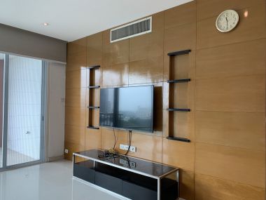 For rent at  Fullerton Sukhumvit  3 Bedroom 3 Bathroom 132 sqm. 75,000THB/month Fully furnished (can negotiate)