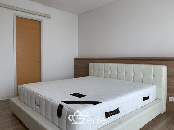 For rent at Fullerton Sukhumvit 3 Bedroom 3 Bathroom 135 sqm. 75,000THB/month Fully furnished (can negotiate)