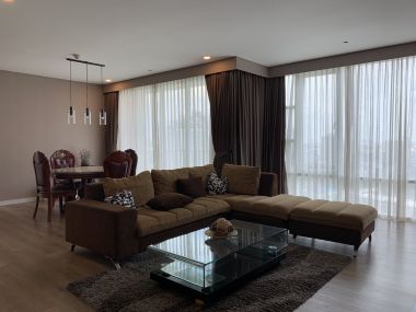 For rent at  Fullerton Sukhumvit  3 Bedroom 3 Bathroom 155 sqm. 80,000THB/month Fully furnished (can negotiate)