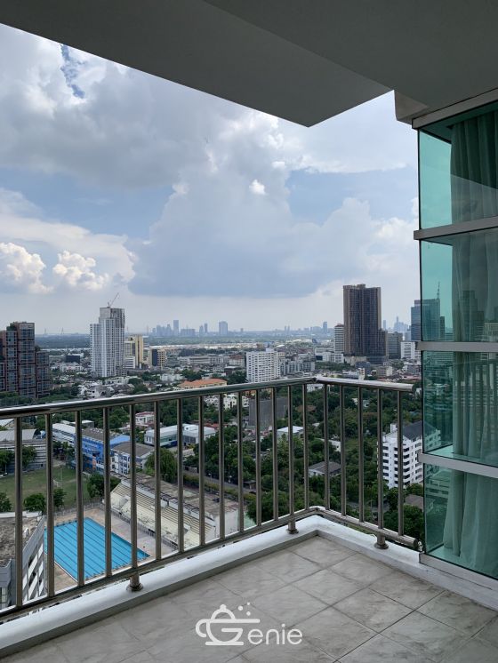 For rent at  Fullerton Sukhumvit  3 Bedroom 3 Bathroom 155 sqm. 80,000THB/month Fully furnished (can negotiate)