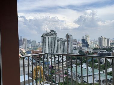 For rent at  Fullerton Sukhumvit  3 Bedroom 3 Bathroom 155 sqm. 80,000THB/month Fully furnished (can negotiate)