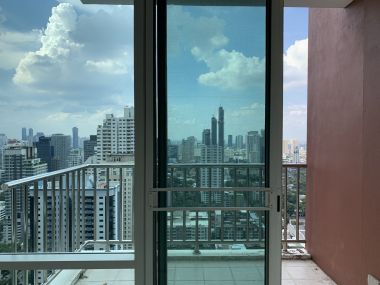 For rent at  Fullerton Sukhumvit  2 Bedroom 2 Bathroom 100 sqm. 70,000THB/month Fully furnished (can negotiate)