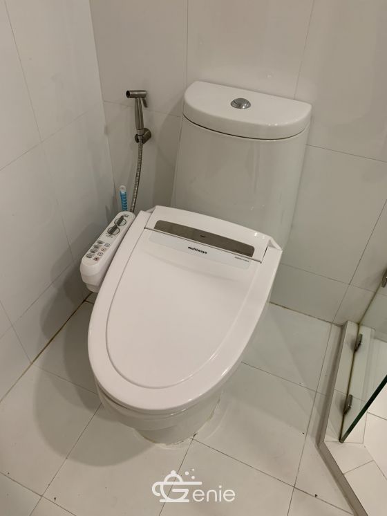 For rent at Fullerton Sukhumvit 2 Bedroom 2 Bathroom 100 sqm. 70,000THB/month Fully furnished (can negotiate)