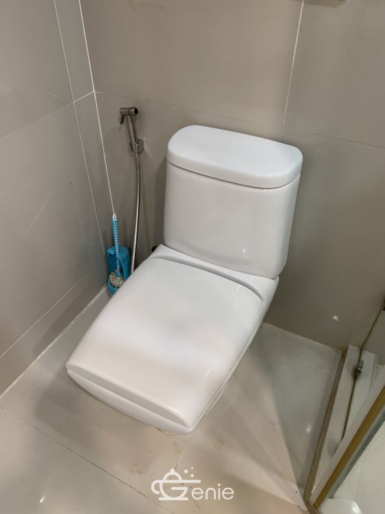 For rent at Fullerton Sukhumvit 2 Bedroom 2 Bathroom 100 sqm. 70,000THB/month Fully furnished (can negotiate)