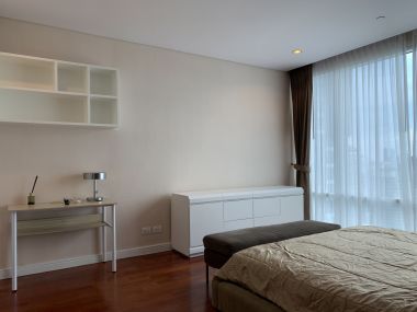 For rent at  Fullerton Sukhumvit  2 Bedroom 2 Bathroom 100 sqm. 70,000THB/month Fully furnished (can negotiate)