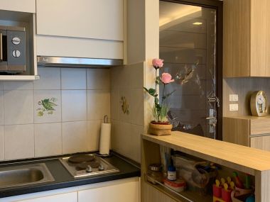 Condo for sale on Phetchaburi Road, Thru Thonglor, 56.68 sqm, 10 th floor corner room.