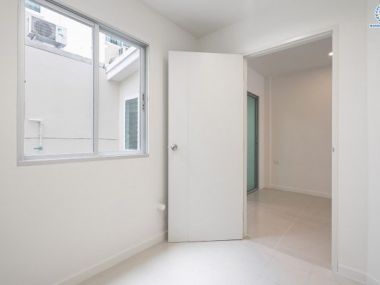 (**Sold out**) ทาวน์เฮ้าส์ ม.ลุมพินีทาวน์วิลล์ ราชพฤกษ์-นครอินทร์ เดินทางสะดวก เข้า-ออกได้หลายเส้นทาง ทั้ง ถ.นครอินทร์, ถ.ราชพฤกษ์ ใกล้ทางด่วน ศรีรัช