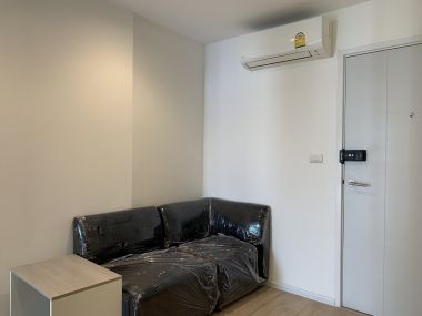 Icondo Serithai (new project room) pool view