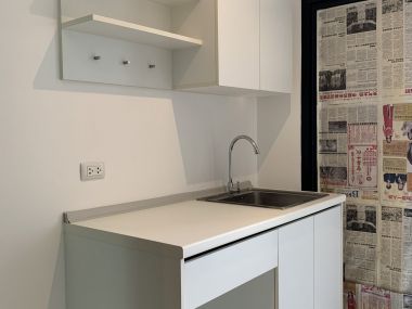 Icondo Serithai (new project room) pool view