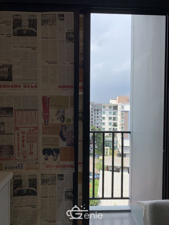 Icondo Serithai (new project room) pool view