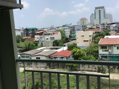 Sale n leasing condo Nida-Seri Thai near BTS