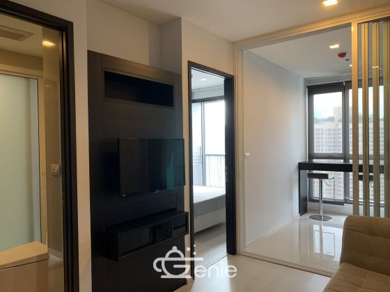 **Hot Deal** For rent! !! at Rhythm Sukhumvit 44/1 16, 000THB/month (can negotiate ) 1 Bedroom 1 Bathroom Fully furnished