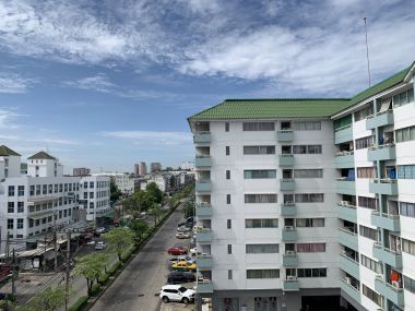 คอนโด ลุมพินีเซ็นเตอร์ แฮปปี้แลนด์