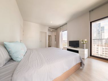 [เจ้าของ ให้เช่าเอง] คอนโด โนเบิล รีไฟน์ รีโนเวทใหม่ ห้องหัวมุม เฟอร์นิเจอร์ครบ ห่างจากสถานีรถไฟฟ้า 150 เมตร