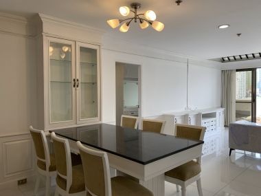 Condo for rent and for sale at Crystal Garden Sukhumvit Soi 4 size 220 sqm. 4 Bedroom 4 Bathroom rent 65,000THB/month sell 25M Fully furnished (can negotiate)