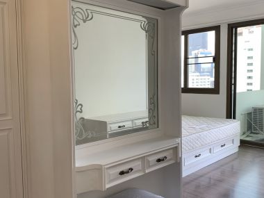 Condo for rent and for sale at Crystal Garden Sukhumvit Soi 4 size 220 sqm. 4 Bedroom 4 Bathroom rent 65,000THB/month sell 25M Fully furnished (can negotiate)