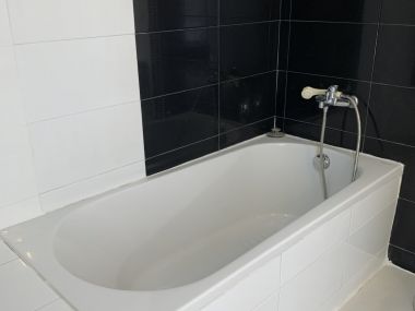 Condo for rent and for sale at Crystal Garden Sukhumvit Soi 4 size 220 sqm. 4 Bedroom 4 Bathroom rent 65,000THB/month sell 25M Fully furnished (can negotiate)