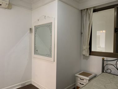 Condo for rent and for sale at Crystal Garden Sukhumvit Soi 4 size 220 sqm. 4 Bedroom 4 Bathroom rent 65,000THB/month sell 25M Fully furnished (can negotiate)