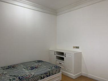 Condo for rent and for sale at Crystal Garden Sukhumvit Soi 4 size 220 sqm. 4 Bedroom 4 Bathroom rent 65,000THB/month sell 25M Fully furnished (can negotiate)