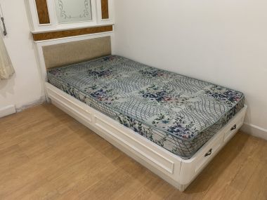 Condo for rent and for sale at Crystal Garden Sukhumvit Soi 4 size 220 sqm. 4 Bedroom 4 Bathroom rent 65,000THB/month sell 25M Fully furnished (can negotiate)