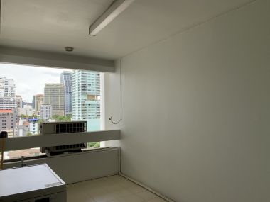 Condo for rent and for sale at Crystal Garden Sukhumvit Soi 4 size 220 sqm. 4 Bedroom 4 Bathroom rent 65,000THB/month sell 25M Fully furnished (can negotiate)