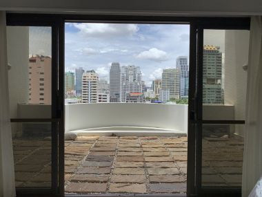 Condo for rent and for sale at Crystal Garden Sukhumvit Soi 4 size 220 sqm. 4 Bedroom 4 Bathroom rent 65,000THB/month sell 25M Fully furnished (can negotiate)