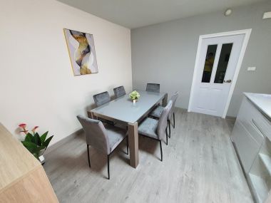 New Fully Renovated S.V. City Condo for Sales 2 Bedrooms 75 Sqm. River View