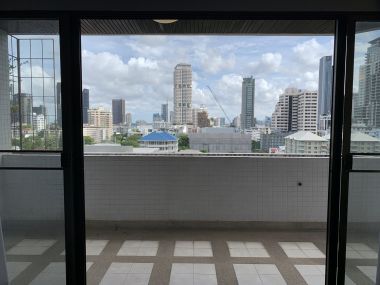 For rent!!! at Richmond Palace 3 Bedroom 3 Bathroom 60, 000THB/month Fully furnished