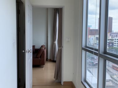 ให้เช่า!!! Life @ Ratchada - Huay Kwang 2 ห้องนอน มีอ่างอาบน้ำ 65ตรม ใกล้ MRT ห้วยขวาง เพียง 25, 000บาท/เดือน เฟอร์นิเจอร์ครบพร้อมเข้าอยู่ (ราคาต่อรองได้)