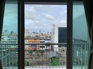 ให้เช่า!!! Life @ Ratchada - Huay Kwang 2 ห้องนอน มีอ่างอาบน้ำ 65ตรม ใกล้ MRT ห้วยขวาง เพียง 25, 000บาท/เดือน เฟอร์นิเจอร์ครบพร้อมเข้าอยู่ (ราคาต่อรองได้)