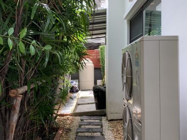 ** ขายด่วน/ปล่อยเช่า! ** บ้านเดี่ยว 2 ชั้น หมู่บ้านมัณฑนา อ่อนนุช-วงแหวน 4 เพียง 50,000 บาท/เดือน ขาย 8,170,000 บาท รวมทุกอย่างแล้ว ติดถนนกาญจนาภิเษก เนื้อที่ 60.6ตารางวา 165 ตารางเมตร 3 ห้องนอน 3 ห้องน้ำ มีคนทำสวน ฉีดปลวก เฟอร์นิเจอร์ครบพร้อมเข้าอยู่