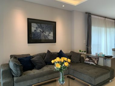 ** ขายด่วน/ปล่อยเช่า! ** บ้านเดี่ยว 2 ชั้น หมู่บ้านมัณฑนา อ่อนนุช-วงแหวน 4 เพียง 50,000 บาท/เดือน ขาย 8,170,000 บาท รวมทุกอย่างแล้ว ติดถนนกาญจนาภิเษก เนื้อที่ 60.6ตารางวา 165 ตารางเมตร 3 ห้องนอน 3 ห้องน้ำ มีคนทำสวน ฉีดปลวก เฟอร์นิเจอร์ครบพร้อมเข้าอยู่