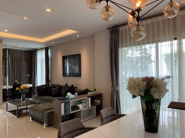 ** ขายด่วน/ปล่อยเช่า! ** บ้านเดี่ยว 2 ชั้น หมู่บ้านมัณฑนา อ่อนนุช-วงแหวน 4 เพียง 50,000 บาท/เดือน ขาย 8,170,000 บาท รวมทุกอย่างแล้ว ติดถนนกาญจนาภิเษก เนื้อที่ 60.6ตารางวา 165 ตารางเมตร 3 ห้องนอน 3 ห้องน้ำ มีคนทำสวน ฉีดปลวก เฟอร์นิเจอร์ครบพร้อมเข้าอยู่