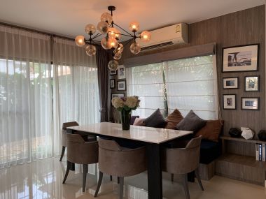 ** ขายด่วน/ปล่อยเช่า! ** บ้านเดี่ยว 2 ชั้น หมู่บ้านมัณฑนา อ่อนนุช-วงแหวน 4 เพียง 50,000 บาท/เดือน ขาย 8,170,000 บาท รวมทุกอย่างแล้ว ติดถนนกาญจนาภิเษก เนื้อที่ 60.6ตารางวา 165 ตารางเมตร 3 ห้องนอน 3 ห้องน้ำ มีคนทำสวน ฉีดปลวก เฟอร์นิเจอร์ครบพร้อมเข้าอยู่