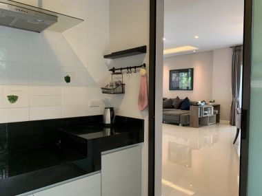 ** ขายด่วน/ปล่อยเช่า! ** บ้านเดี่ยว 2 ชั้น หมู่บ้านมัณฑนา อ่อนนุช-วงแหวน 4 เพียง 50,000 บาท/เดือน ขาย 8,170,000 บาท รวมทุกอย่างแล้ว ติดถนนกาญจนาภิเษก เนื้อที่ 60.6ตารางวา 165 ตารางเมตร 3 ห้องนอน 3 ห้องน้ำ มีคนทำสวน ฉีดปลวก เฟอร์นิเจอร์ครบพร้อมเข้าอยู่