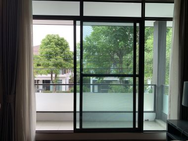 ** ขายด่วน/ปล่อยเช่า! ** บ้านเดี่ยว 2 ชั้น หมู่บ้านมัณฑนา อ่อนนุช-วงแหวน 4 เพียง 50,000 บาท/เดือน ขาย 8,170,000 บาท รวมทุกอย่างแล้ว ติดถนนกาญจนาภิเษก เนื้อที่ 60.6ตารางวา 165 ตารางเมตร 3 ห้องนอน 3 ห้องน้ำ มีคนทำสวน ฉีดปลวก เฟอร์นิเจอร์ครบพร้อมเข้าอยู่